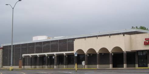 [creepy, abandoned Kroger in Flat Rock Michigan]