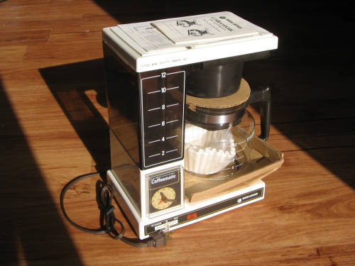 [1987-vintage Black & Decker coffee maker]
