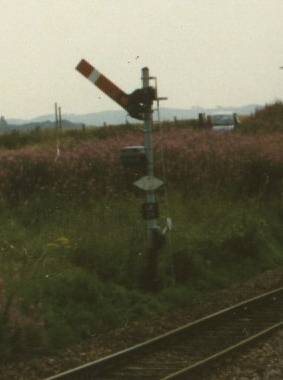 [Semaphore railroad signal]